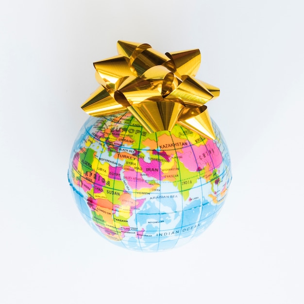 Little globe with bow 