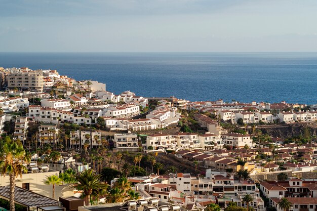 Littoral city with view to the sea