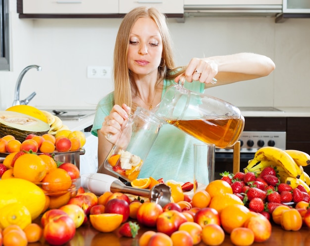 long-haired girl making fresh beverages