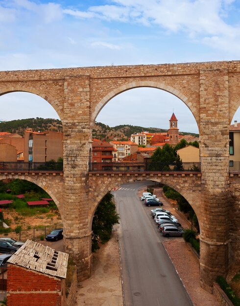 Los Arcos aqueduct in summer