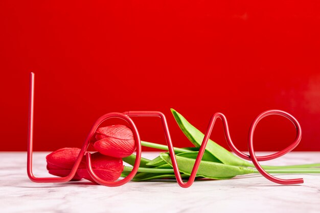 Free photo love decoration with tulips