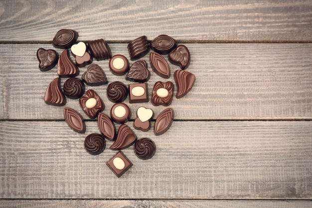 love-symbol-full-chocolate-candies_329181-10748.jpg
