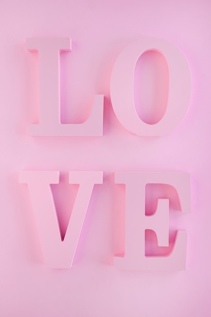 무료 사진 분홍색 벽에 쓰는 사랑