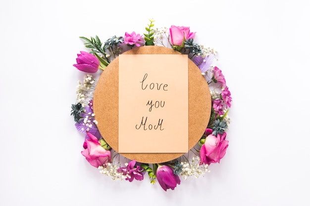 Free photo love you mom inscription with different flowers