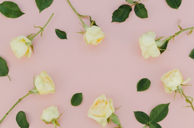 Free photo lovely arrangement of white roses