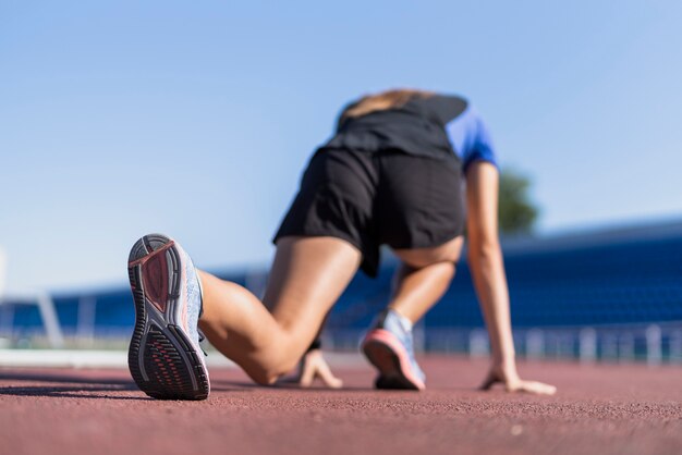 Low angle runner position to start