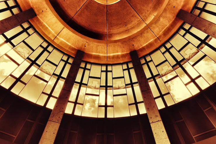 Free Photo low angle shot of the ceiling of the country music hall of fame and museum nashville in the usa
