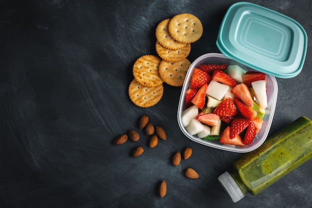 Lunch to go with fruits in box