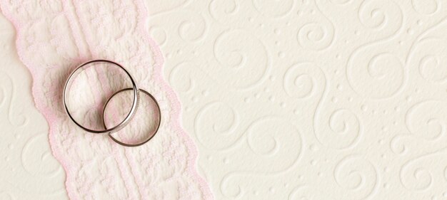 Роскошные свадебные концепции обручальные кольца и ленты