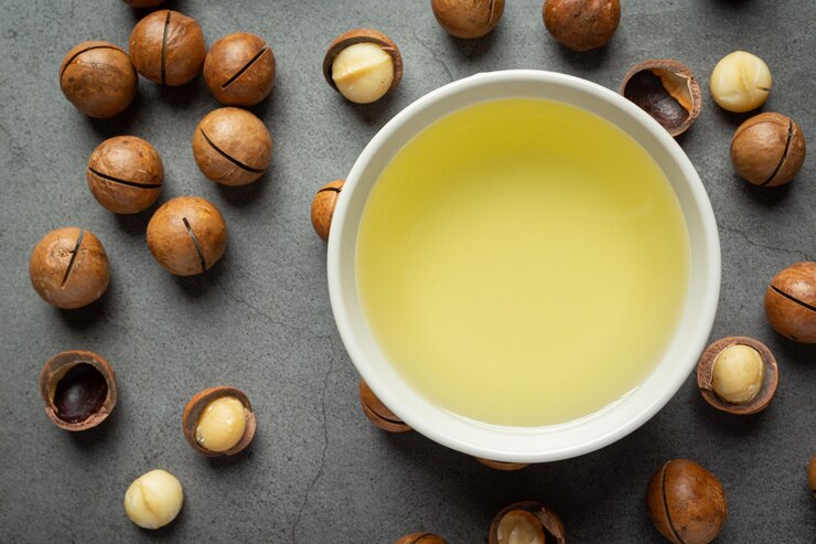 Free Photo macadamia oil for relaxing treatment