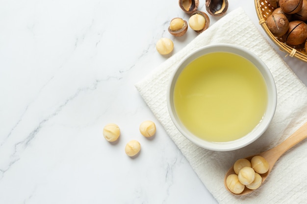 Macadamia oil for relaxing treatment