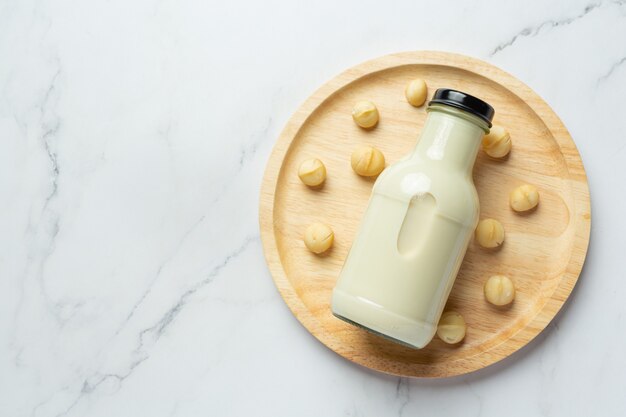 Macadamia white milk ready to serve