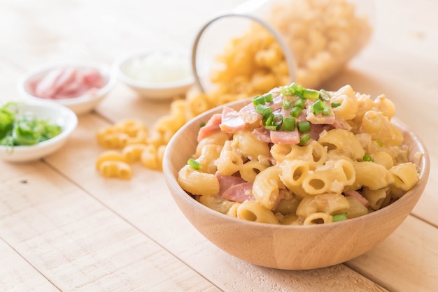 macaroni cheese and ham