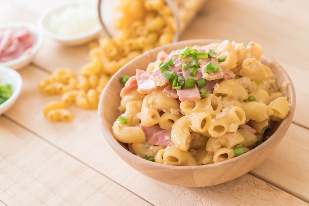 macaroni cheese and ham