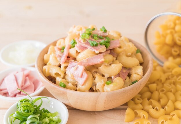 macaroni cheese and ham