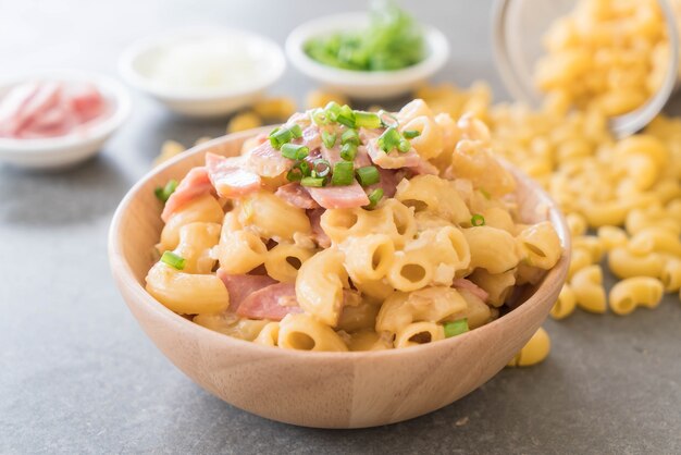 macaroni cheese and ham