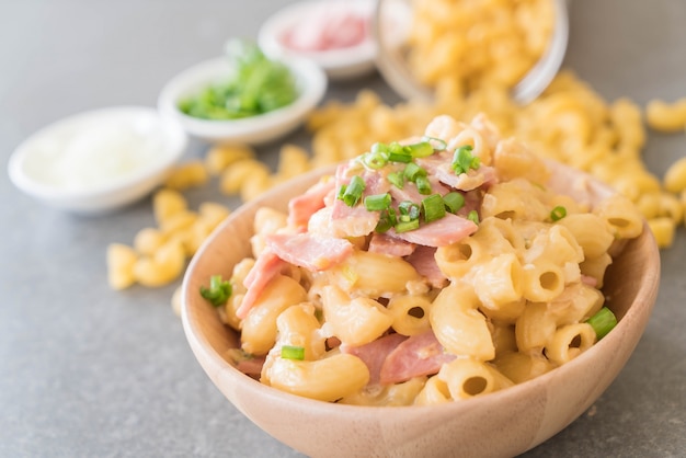 macaroni cheese and ham