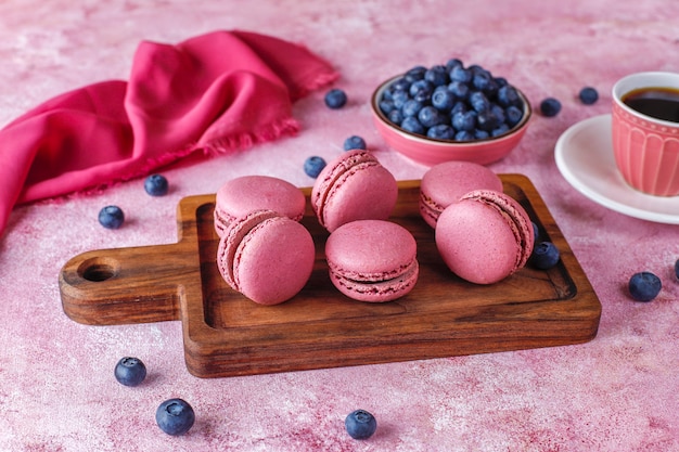 Free photo macaroons with blueberries.