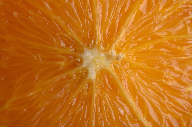 Изображение макроса зрелого апельсина, малая глубина поля.