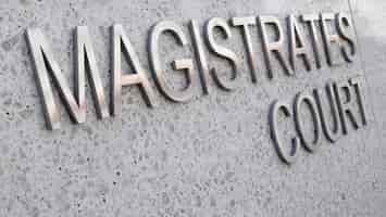 Foto gratuita segno magistrates court