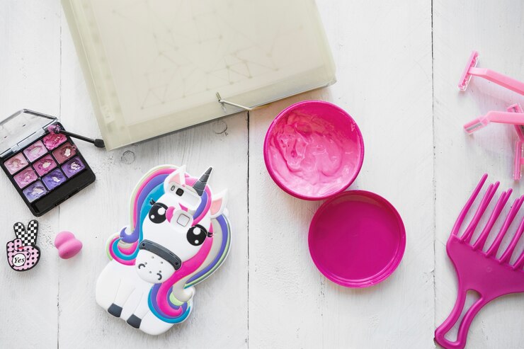 Free Photo makeup supplies of teenager