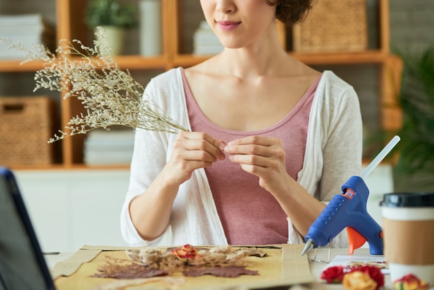 Making Artwork with Withered Flowers