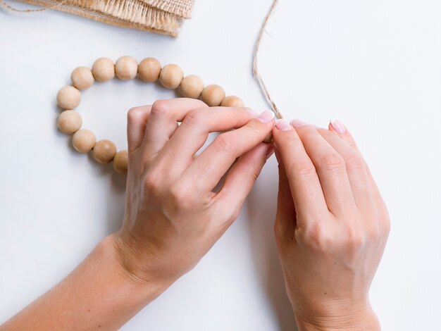 Making decorations with wood beads