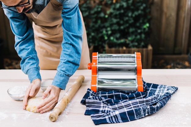 Free photo making pasta