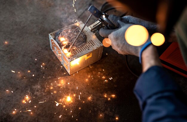 Преимущества использования холодной сварки Abro steel