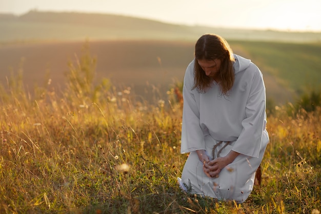 Man characterizing christian prophet full shot