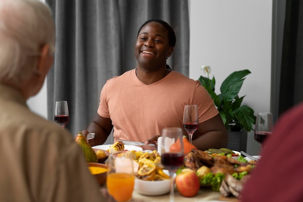 Free photo man portrait on thanksgiving day dinner