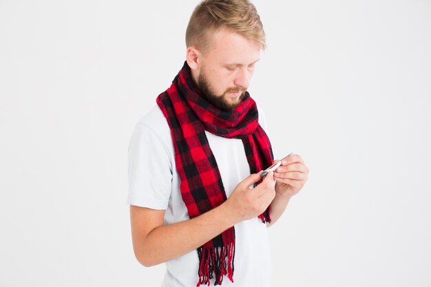 温度、見る、赤、スカーフ、男