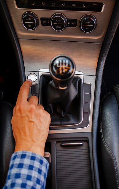 Man using the gearbox