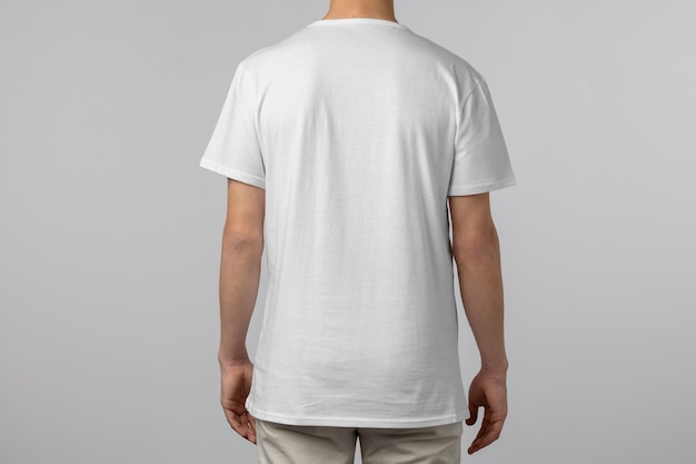 Free photo man wearing blank shirt