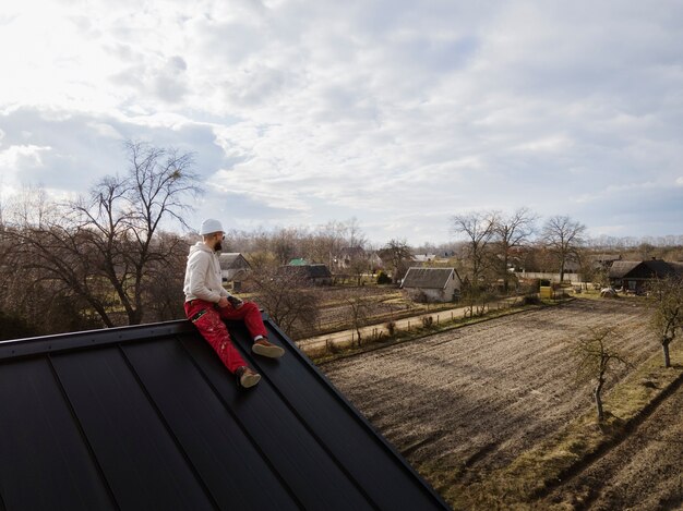 How Climate Impacts Roof Performance