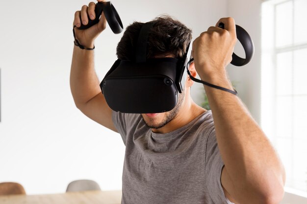 VR 안경 남자 중형 샷 재생