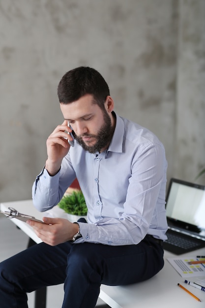 Uomo al lavoro