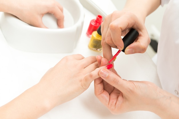 Free photo manicure process closeup