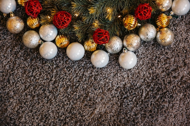 Free photo many christmas balls on fir