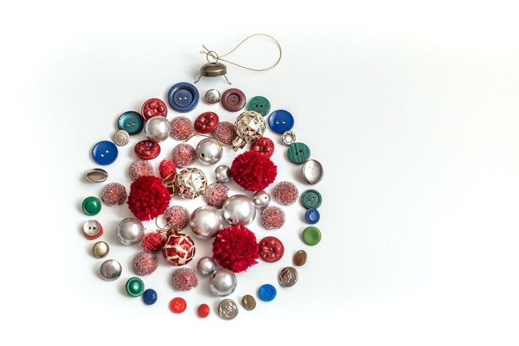 मुफ़्त फोटो many real colorful polished gemstones on the white wall. composition with empty space for text