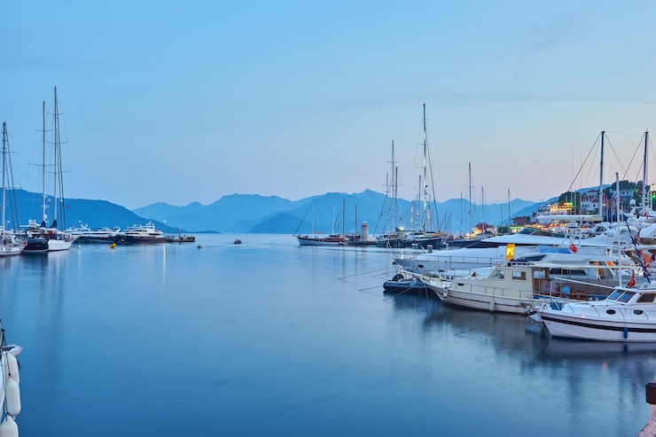 Free Photo marmaris marina landscape beautiful sunset citycape touristic destination view of mugla city turkey