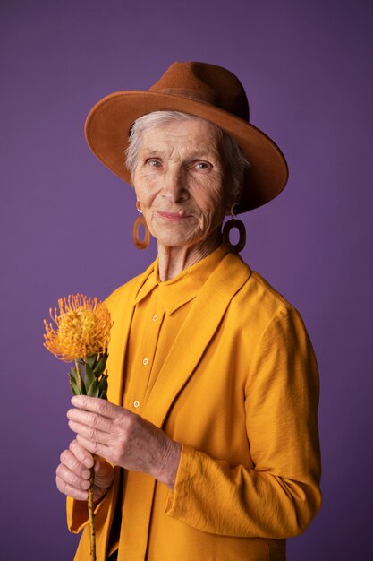 Mature woman wearing fashionable clothing