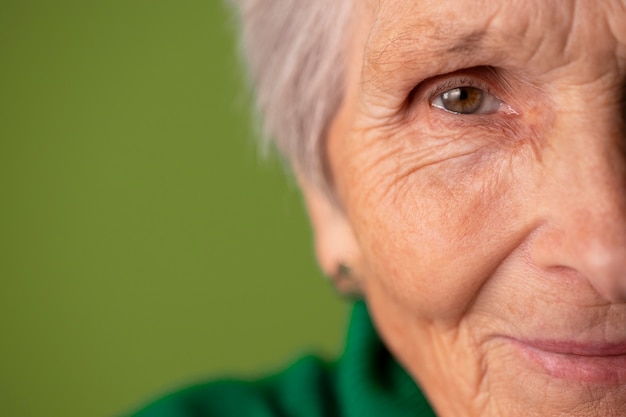 Mature woman wearing fashionable clothing