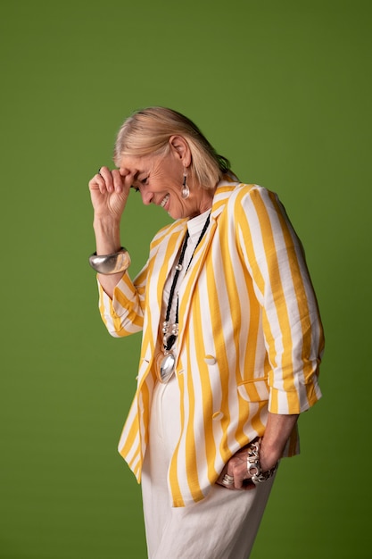 Free photo mature woman wearing fashionable clothing