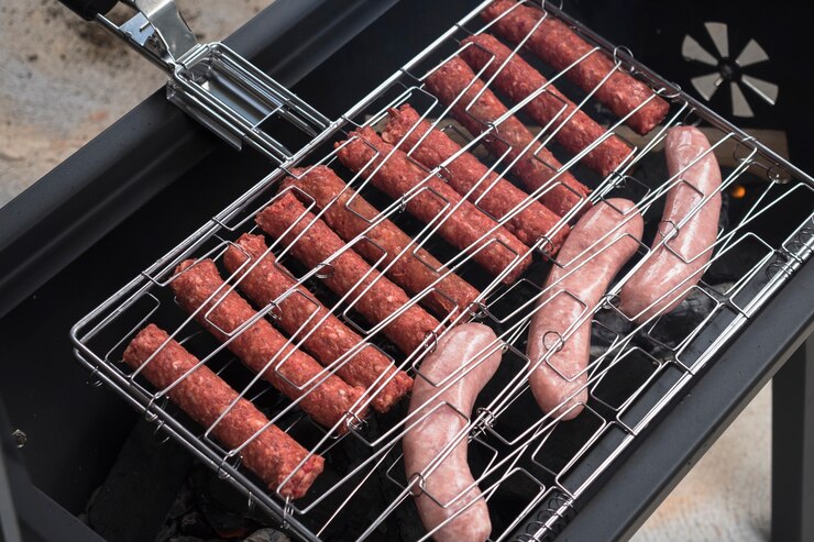 Бесплатный Фотография мясные колбасы, жаренные на барбекю