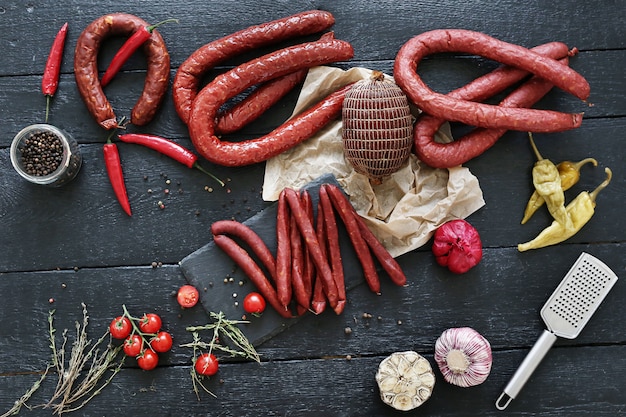 Meat with tomatos and thyme