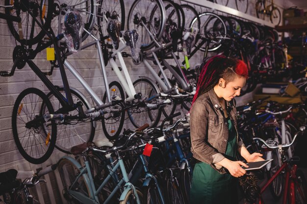 Mechanic using digital tablet