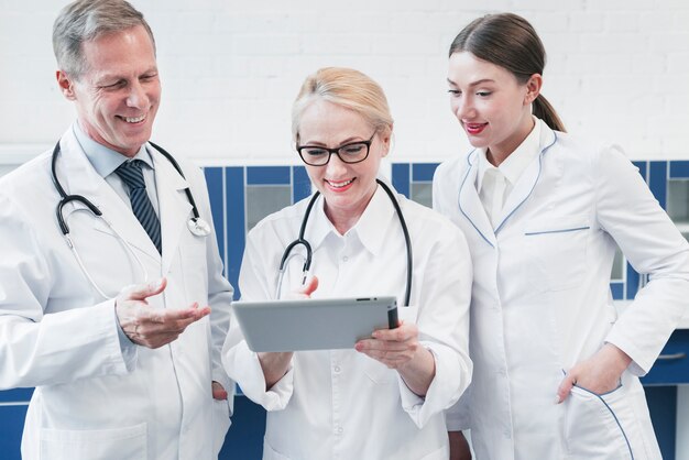 Free Photo medical team in a doctor's office