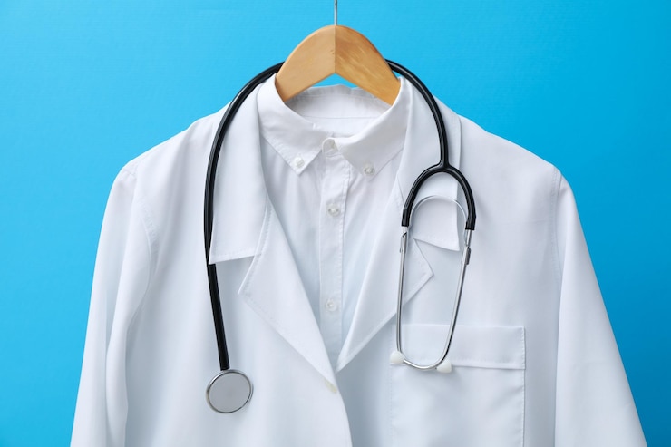 Free Photo medicine uniform healthcare medical workers day concept