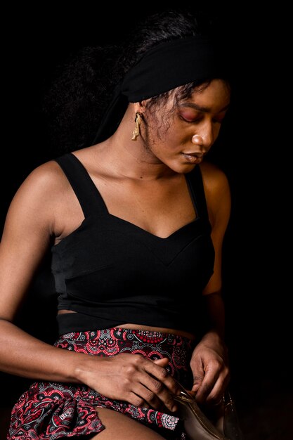 중간 샷 아름다운 아프리카 여성